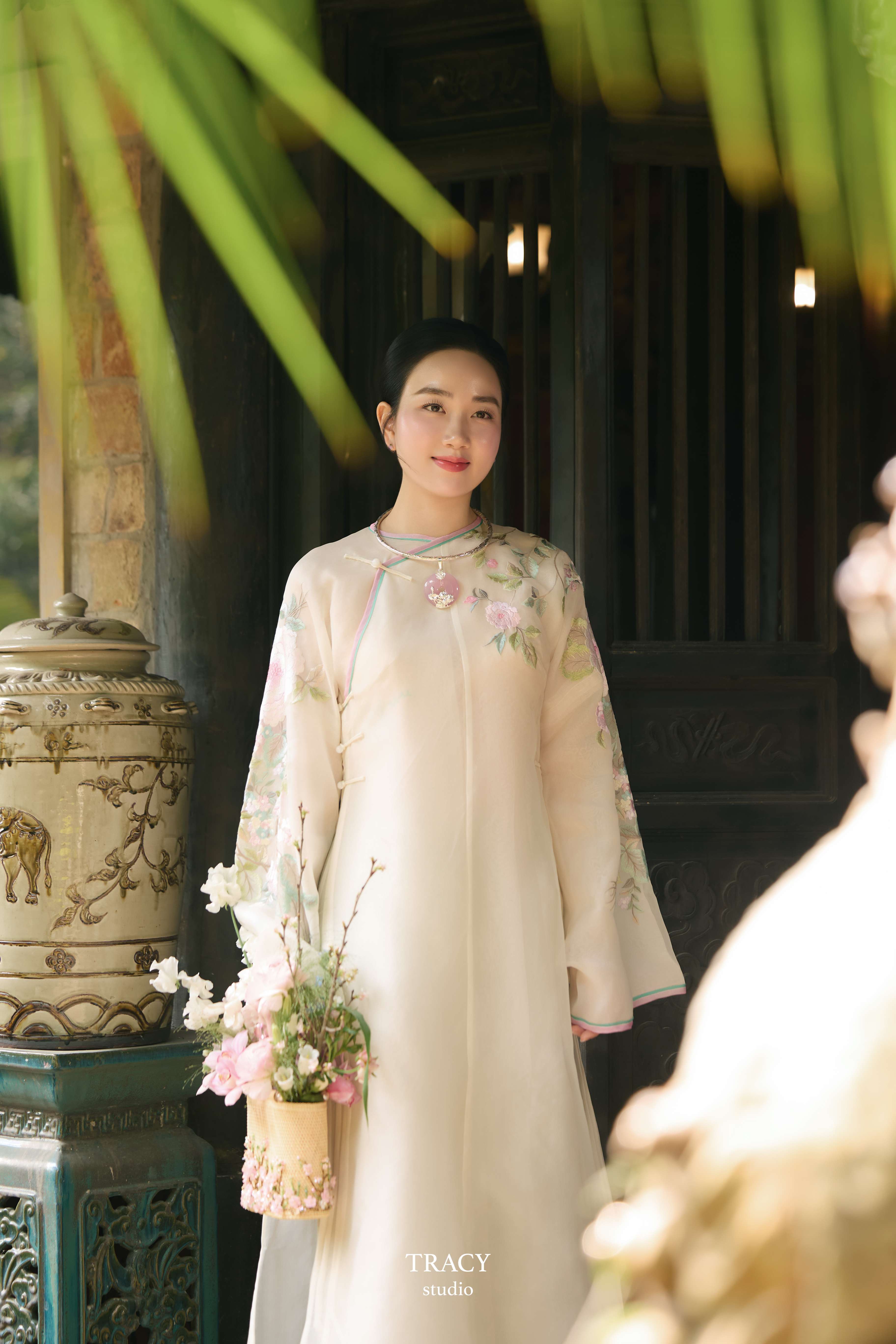 frontend/img/gallery/anh-tet-yem-ao-dai/tracy-studio-chup-ao-dai-lan-huong (3).jpg